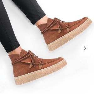 Hush Puppies Women's Bridget Chukka Lace Boot